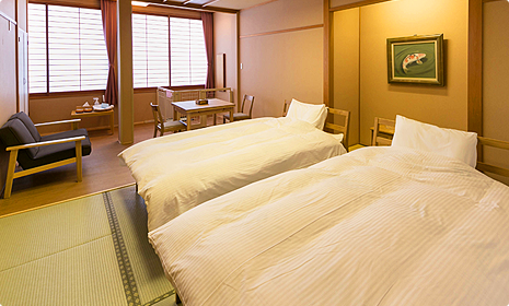 和室10畳ベッドのお部屋